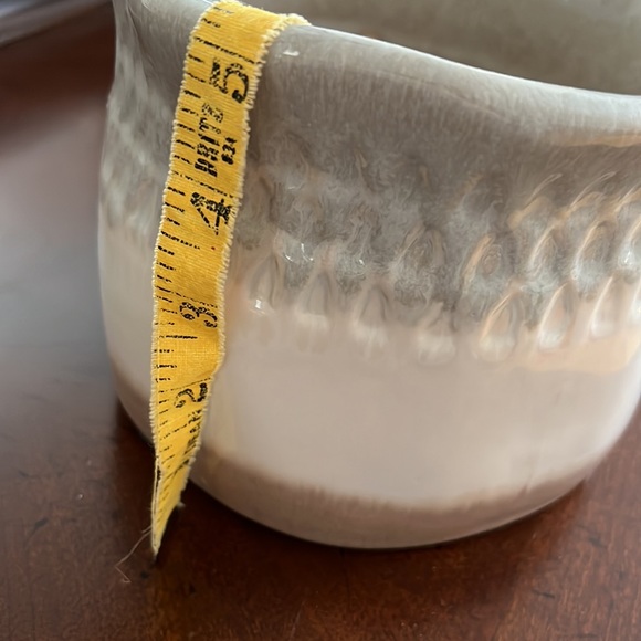 Decorative ombré painted glazed stoneware planter pot - Picture 2 of 7